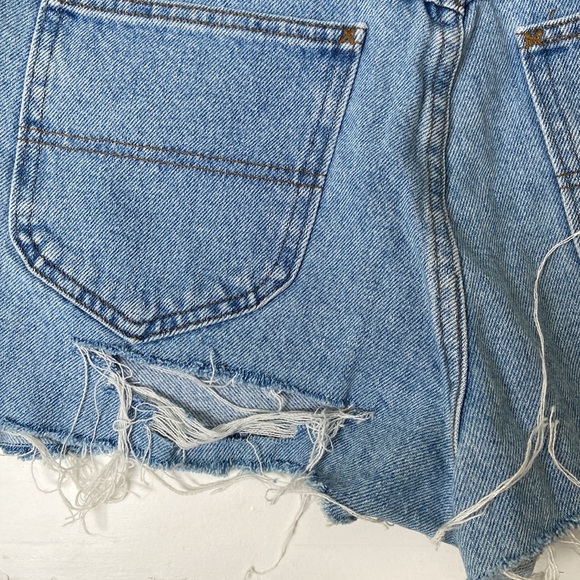 Vintage Riders Cut-Off Jean Shorts - Picture 6 of 10